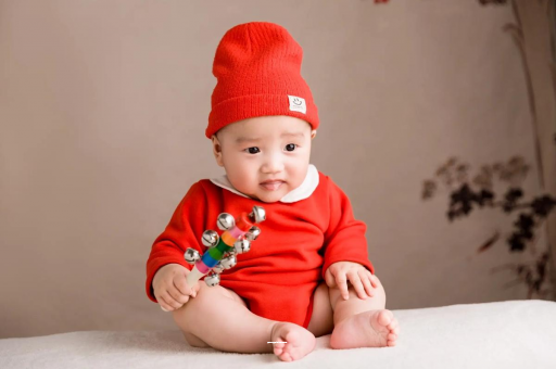 广州代怀供卵公司六个月宝宝总是摇头